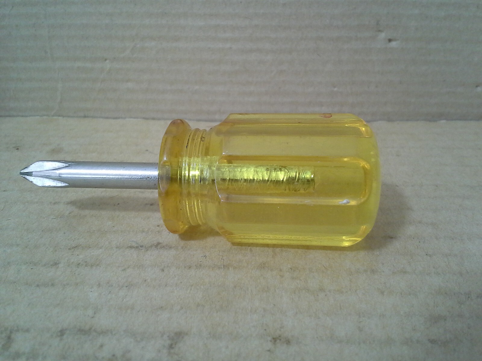Hollywood USA Stubby Yellow Handle Phillips Screwdriver . VGC