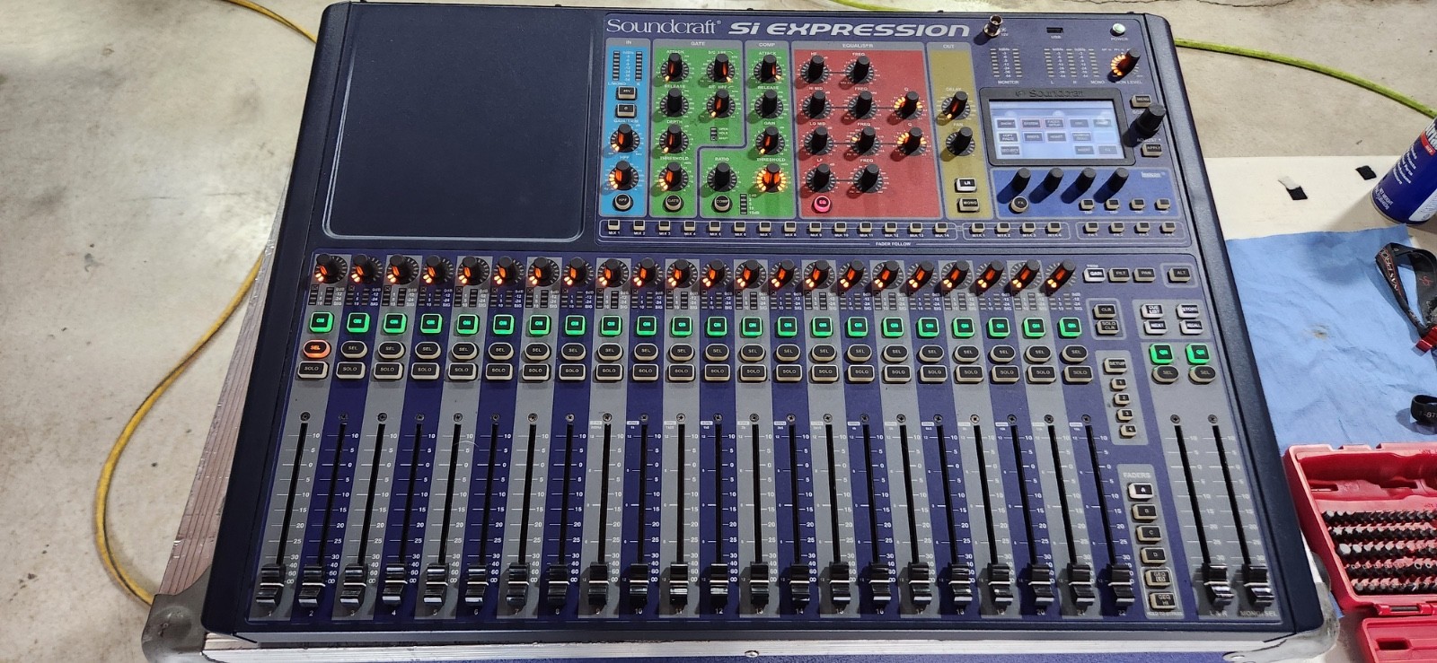 Soundcraft Si Expression 2 24-Channel Digital Audio Mixer IN CASE