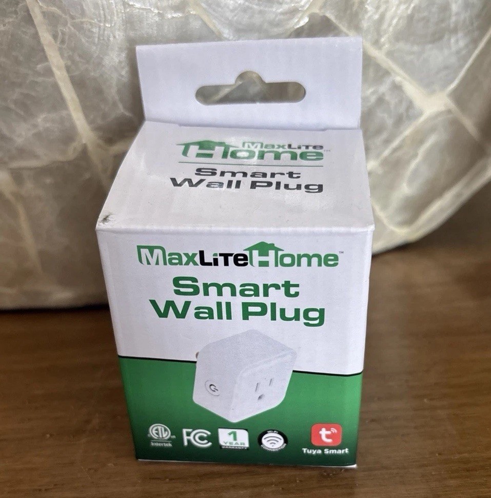 MaxLite WiFi Smart Wall Plug (Google and Alexa Compatible) NEW IN BOX