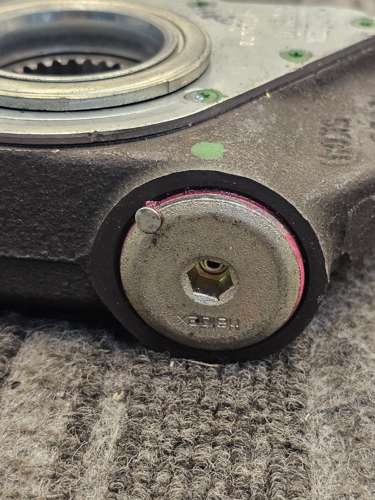 Haldex 40910678: 28-Teeth Automatic Brake Slack Adjuster (ABA) 16° Body Angle
