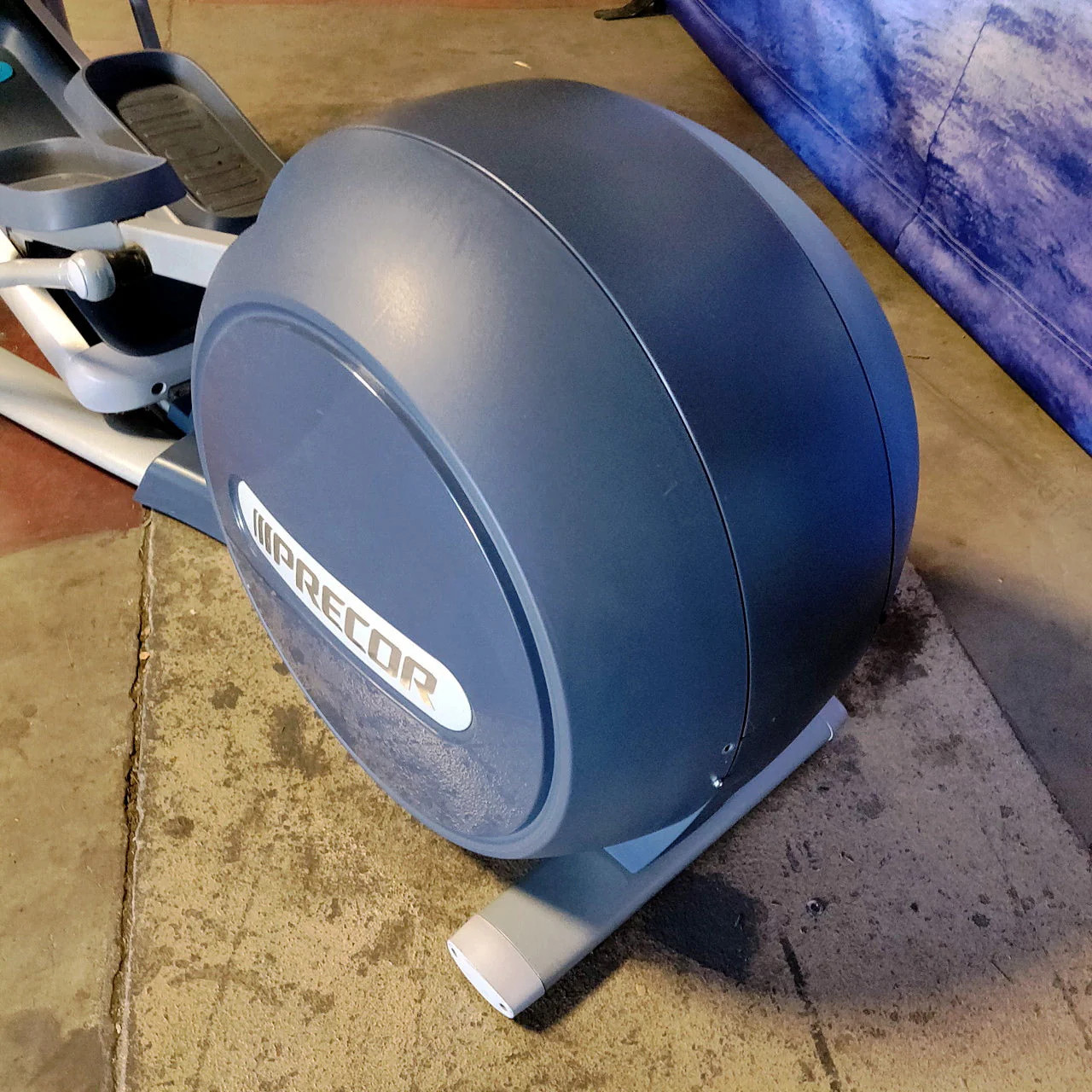 Precor EFX 815 Elliptical Crosstrainer w/ P10 Console