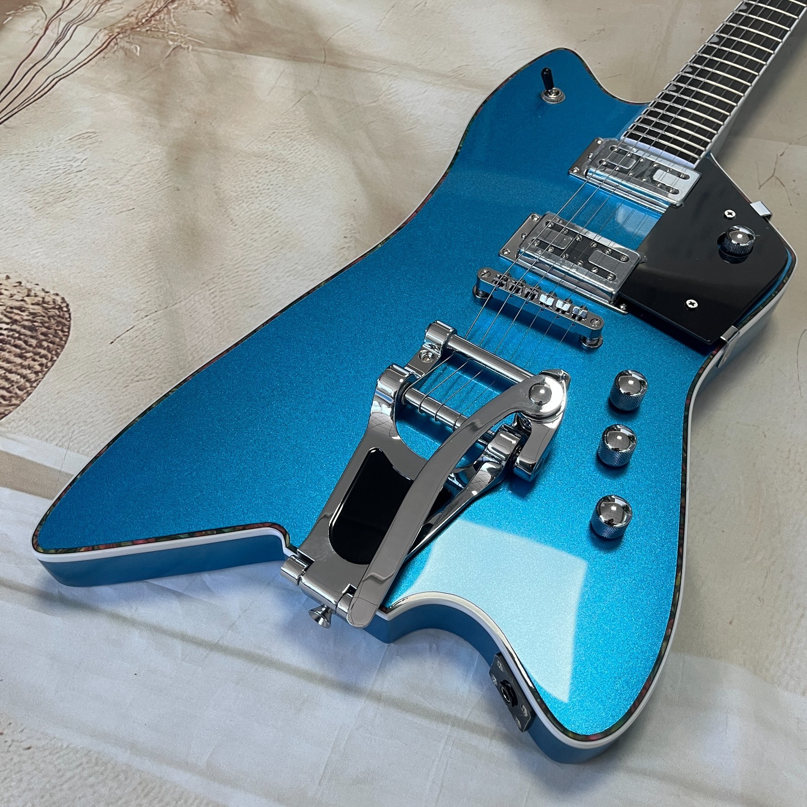G6199 Billy-Bo Electric Guitar Rosewood Fingerboard Bigsby System