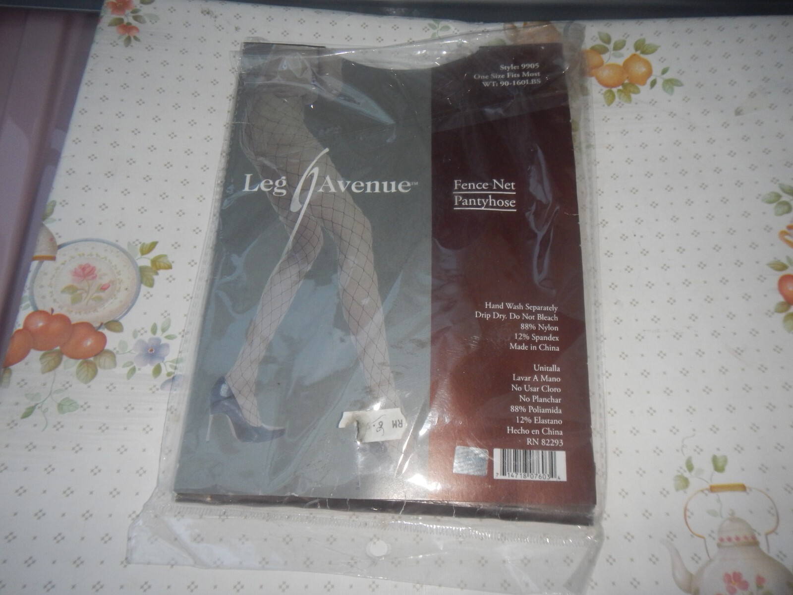 LEG AVENUE WHITE FENCE NET TIGHTS ONE SIZE