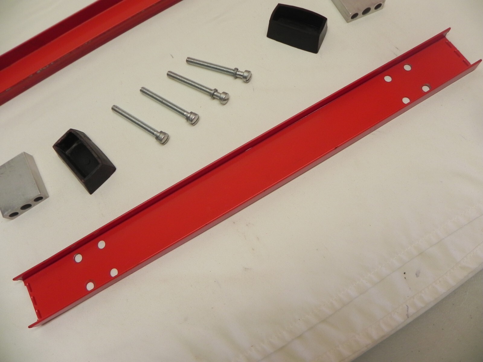 Snap-on Vintage KR-402A Tool Box Handle Roll Cab Handle Red Original End Caps