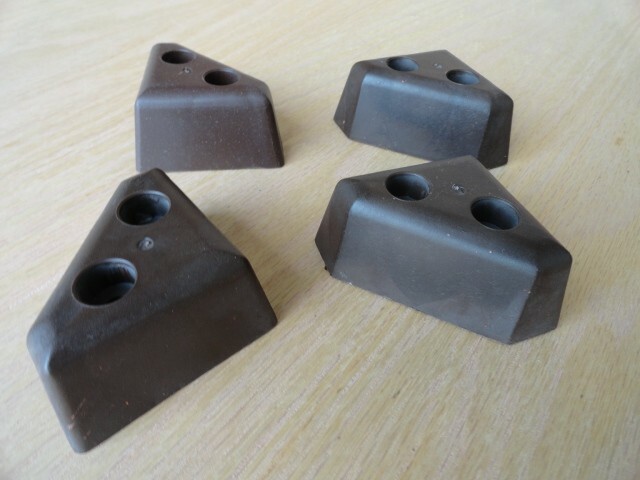 1 3/4" Triangular Furniture Legs/Feet for Sofa, Loveseat, Chair 8 legs w/screws