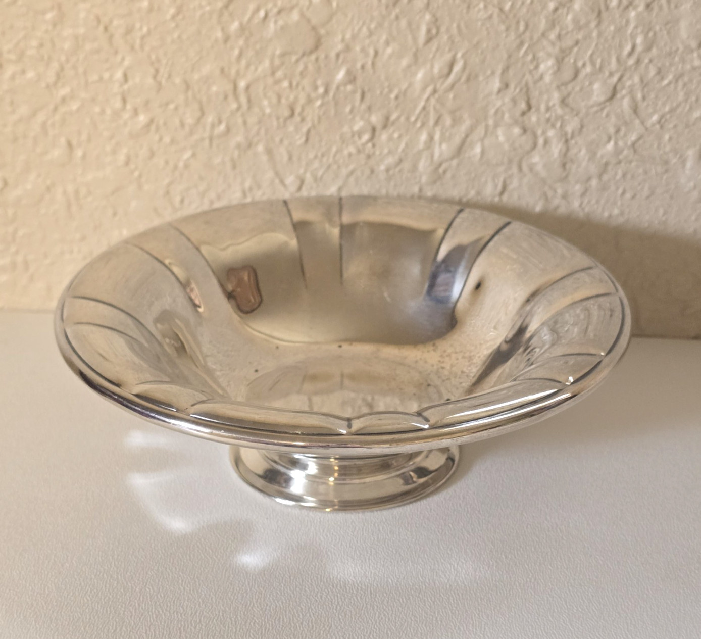 Vtg Oneida Silversmiths Silverplated Candy Dish 6.5" Fluted Design Pedestal Base