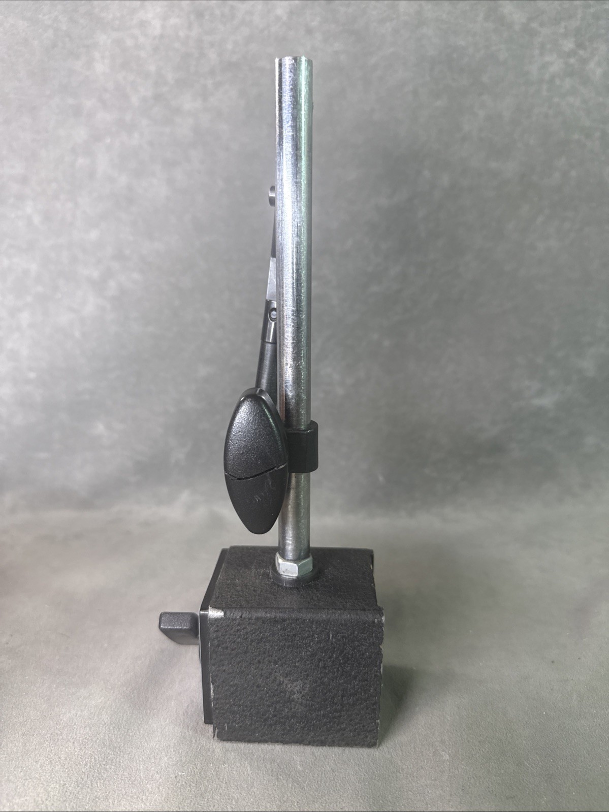 Multipositional Magnetic Base w/Fine Adjustment