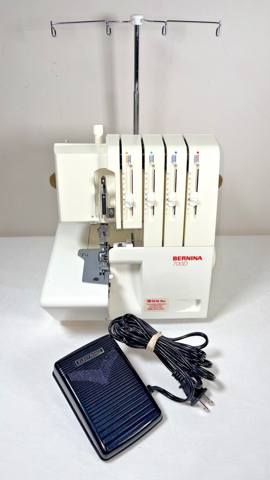 Bernina 700D Overlocker Serger Sewing Machine - Tested & Working