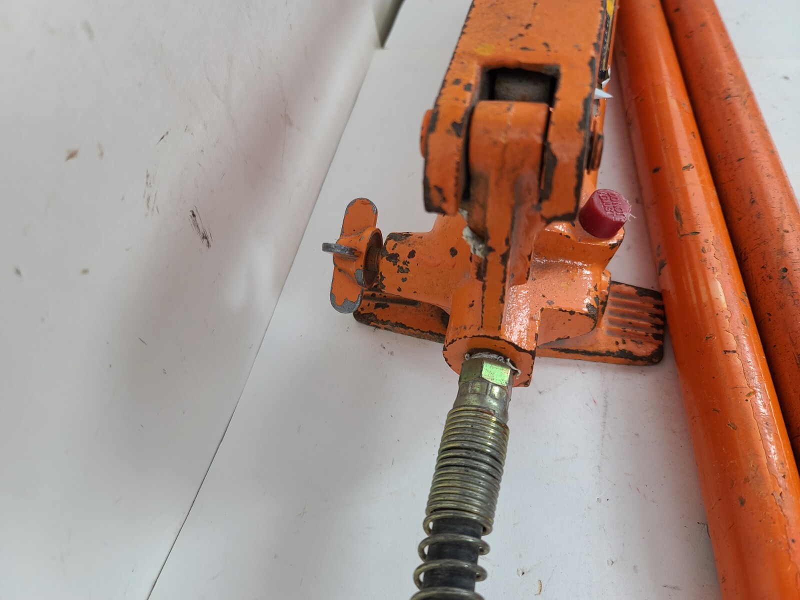Central Hydraulics 4 Ton Portable Puller