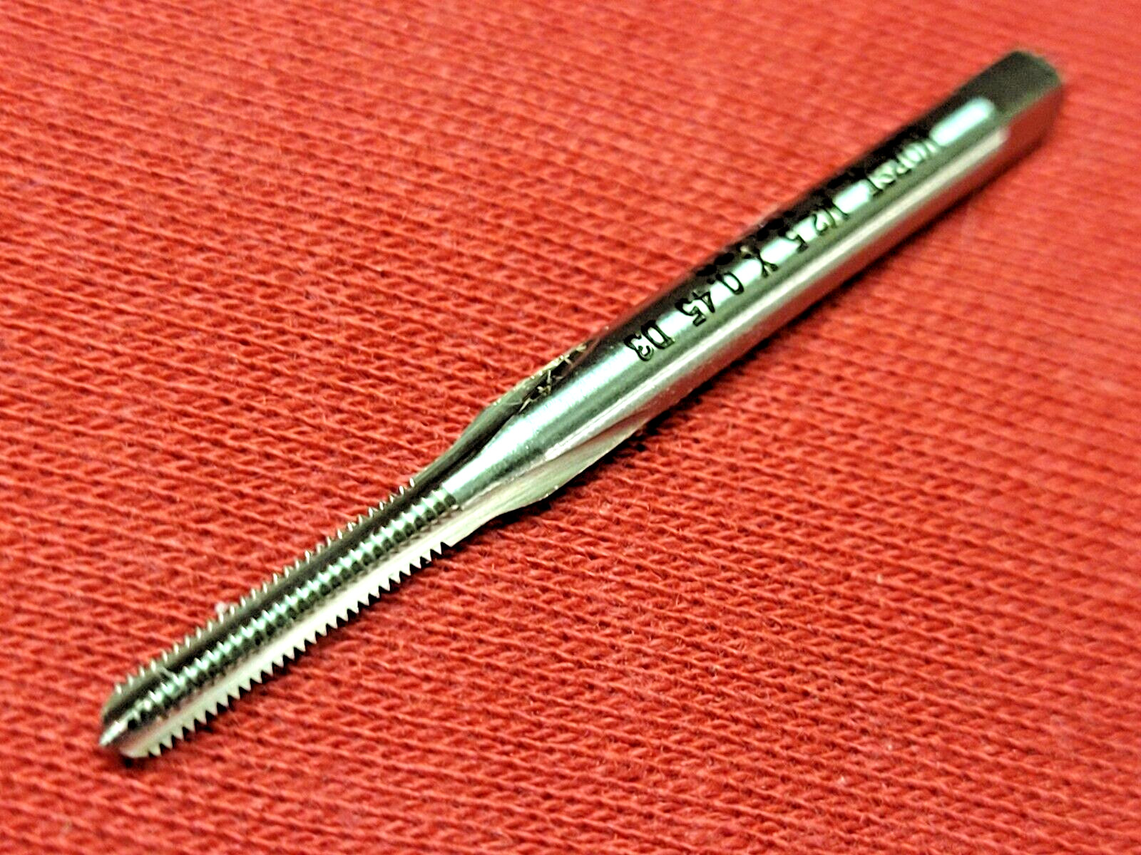 M2.5 X 0.45 2.5MM Bottom Hand Tap Morse MT3838101 RH HSS USA D4 3 Flute