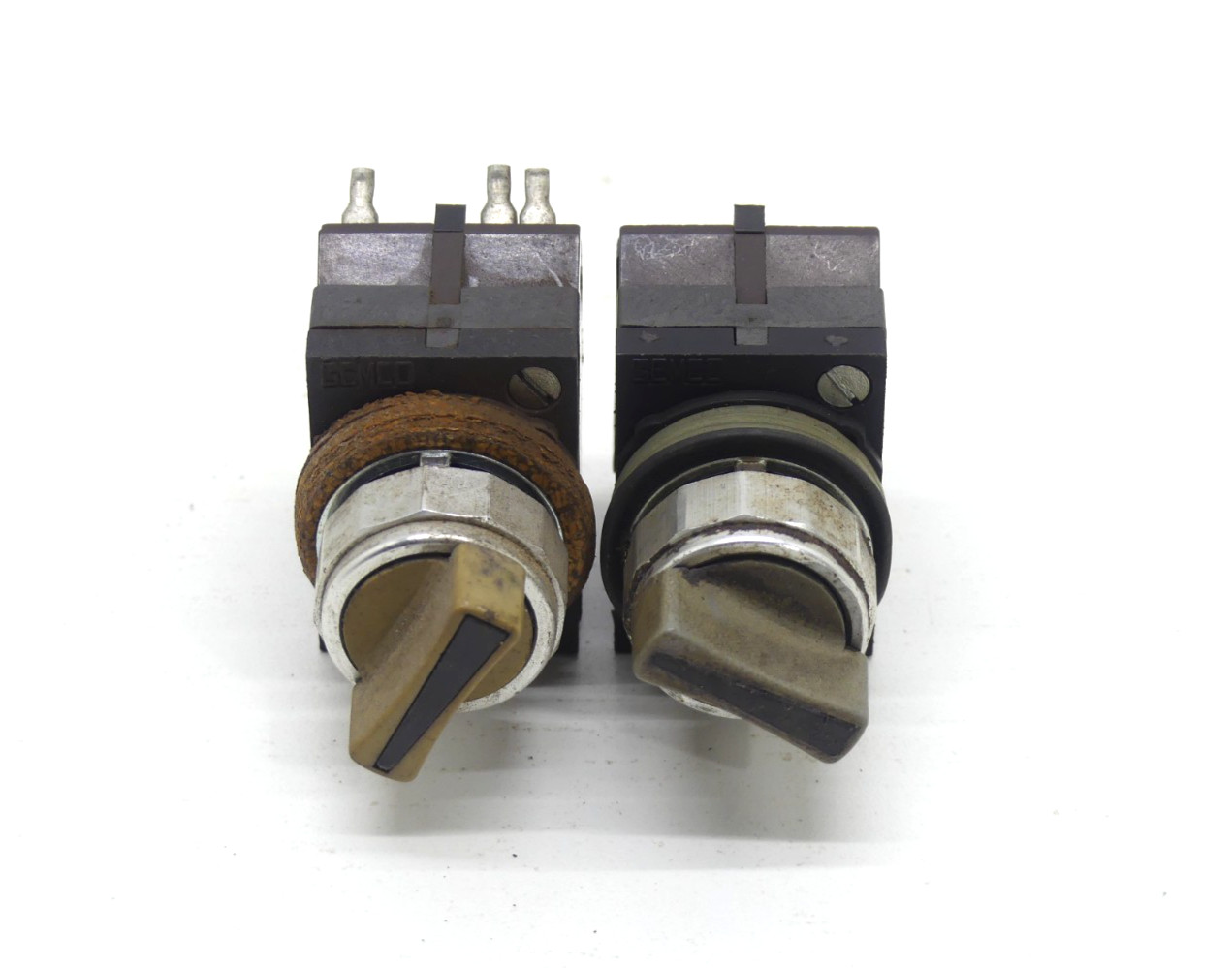(Set of 2) Gemco 404S3X121 Y AKAK2 Selector Switches