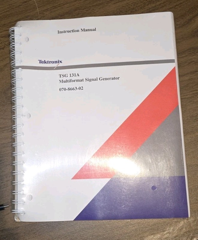 Tektronix Instruction Manual TSG 131A MultiformatSignalGenerator 070-8663-02