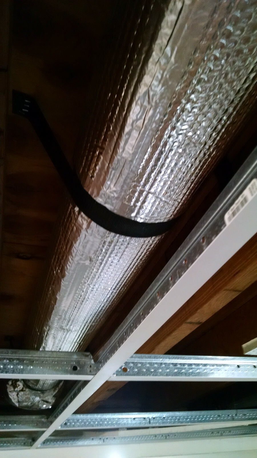 Reflectix Reflective Radiant Barrier Insulation Roll 24" x 10' – Double Bubble