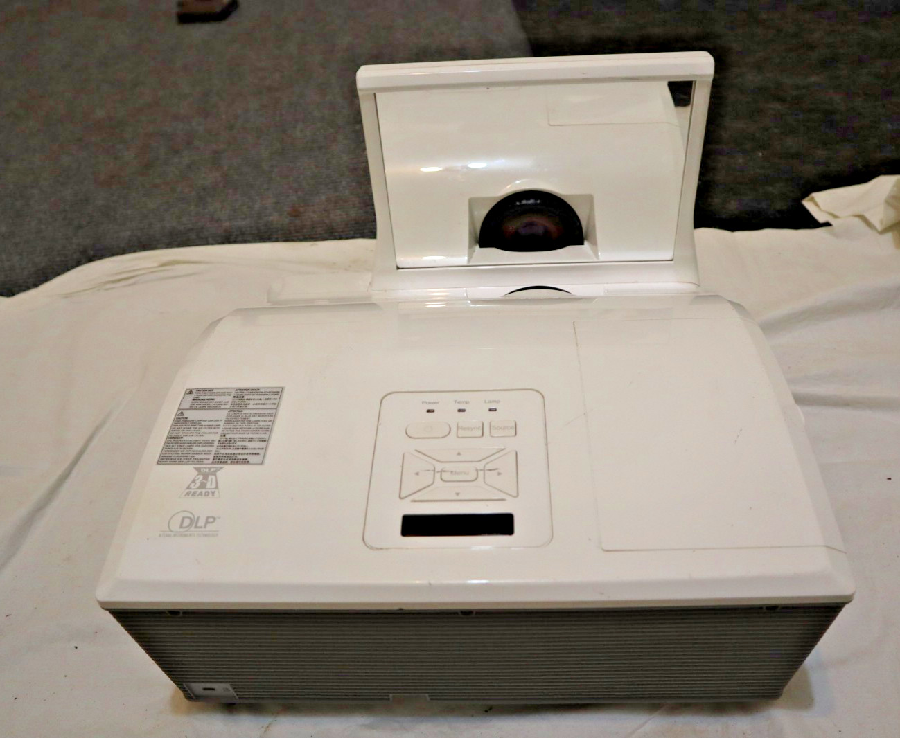 The Boxlight DAL WX31NXT is an ultra-short throw DLP projector WXGA (1280x800)