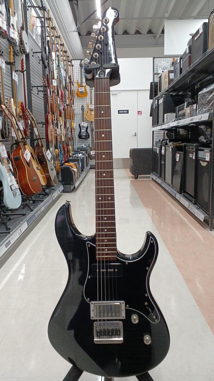 YAMAHA PAC611HFM Stratocaster-type Electric Guitar