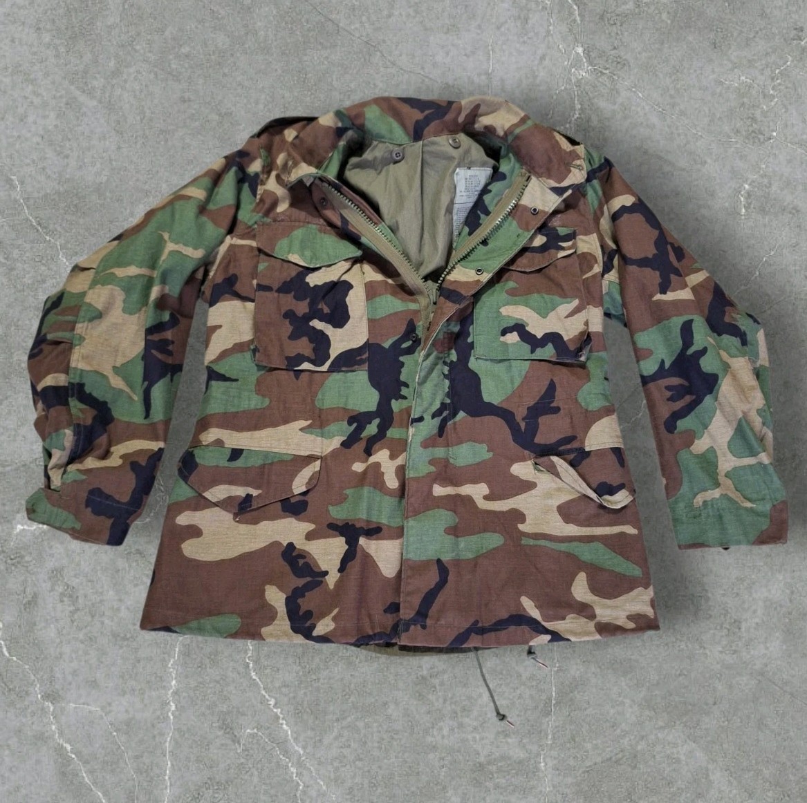 US Army Cold Weather Field Coat Mens Medium Regular Woodlands Camo Hood Military