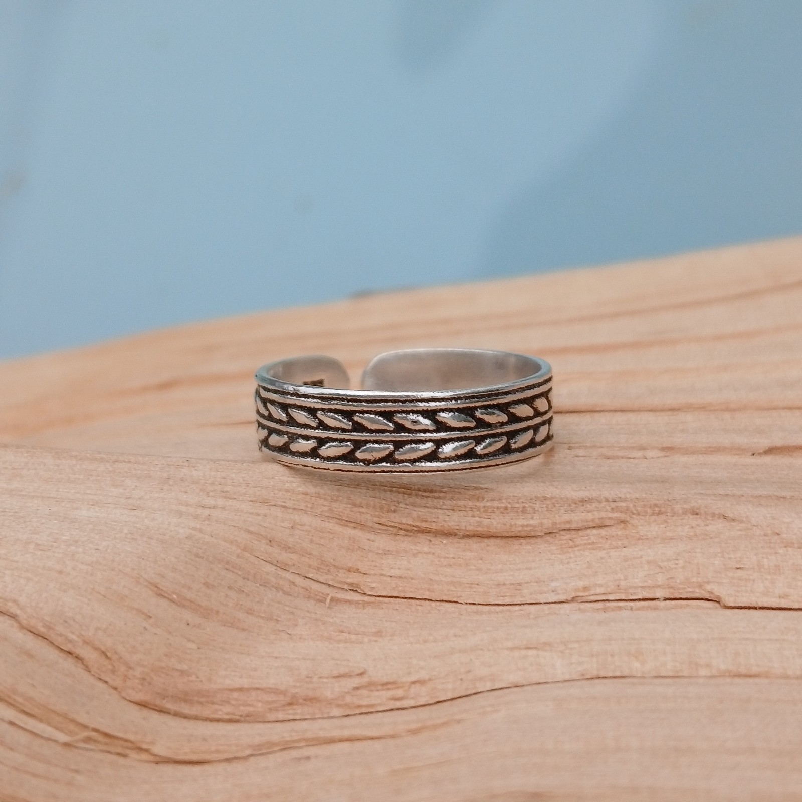 Sterling Silver Leaf Pattern Toe Ring
