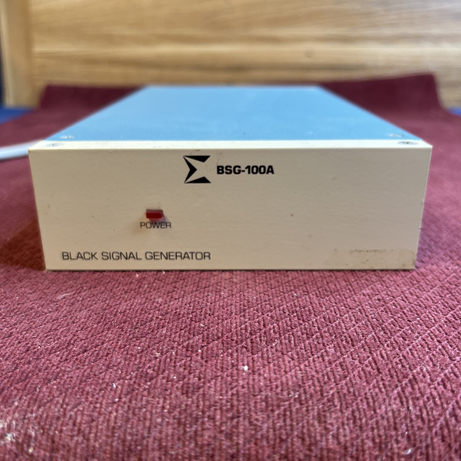 SIGMA ELECTRONICS BLACK SIGNAL GENERATOR BSG-100A  POWERS UP