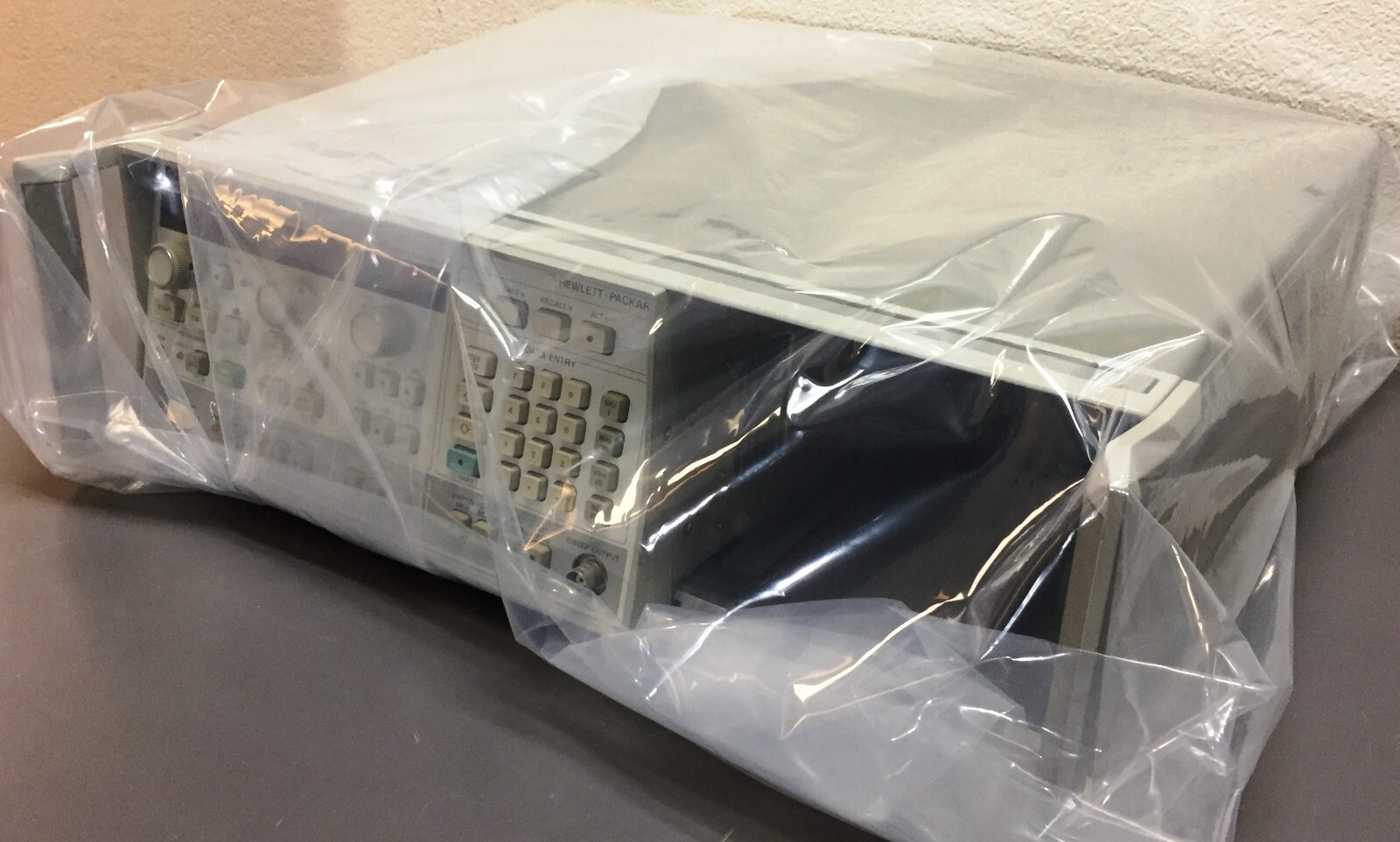 HP 8350B Sweep Oscillator Mainframe without Plug-In