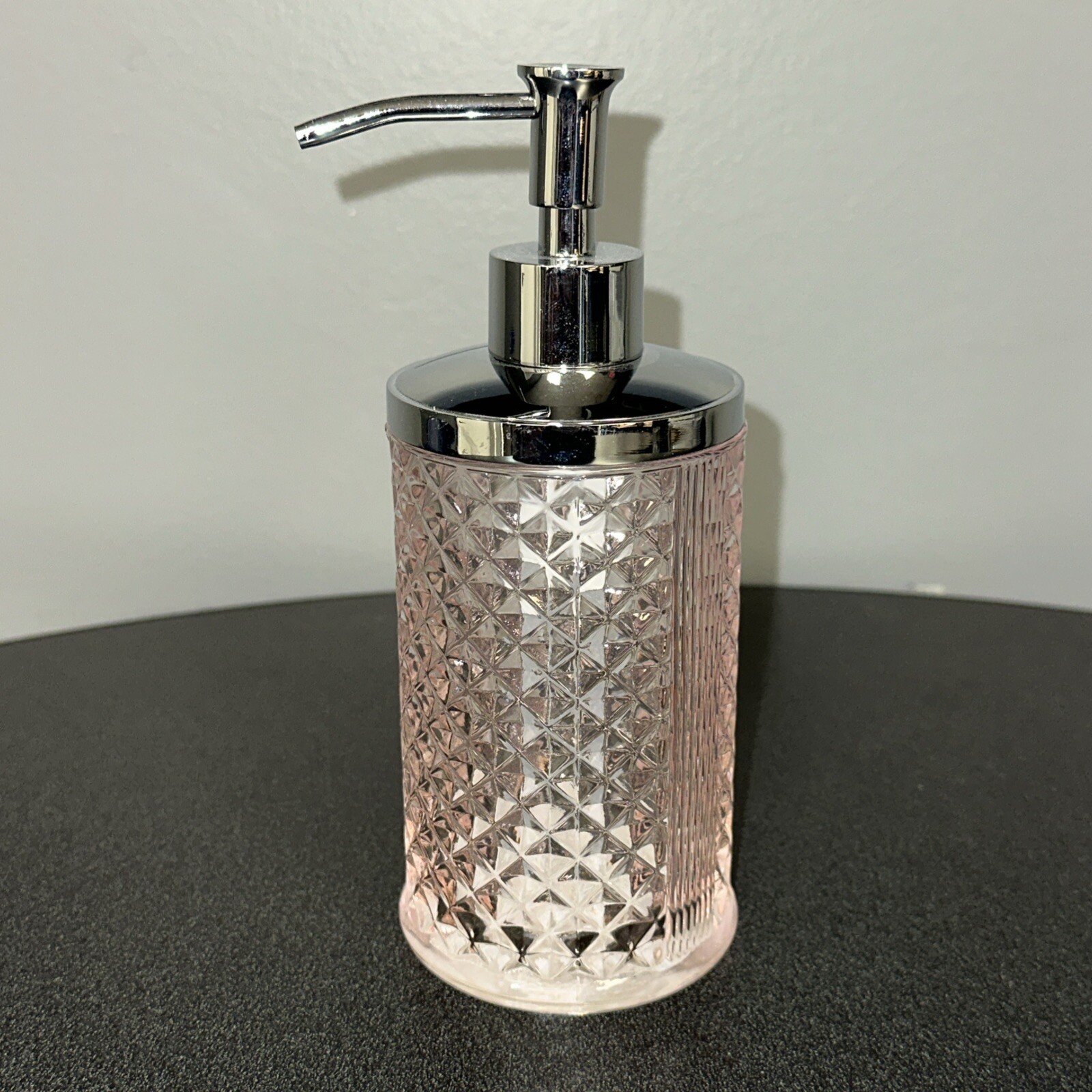 NEW-Jessica Simpson DIAMOND CUT PINK Lotion Soap Dispenser