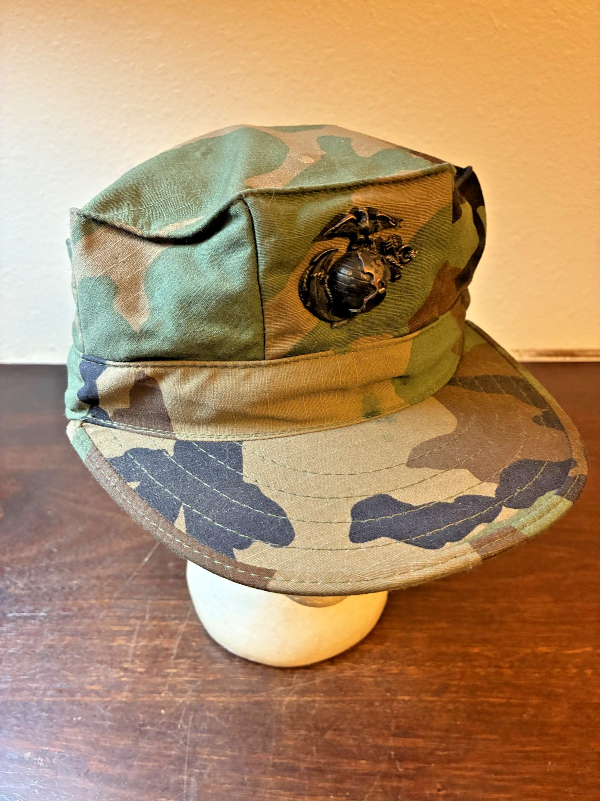 Cap, Utility, USMC, size Large w Marine Hat Badge
