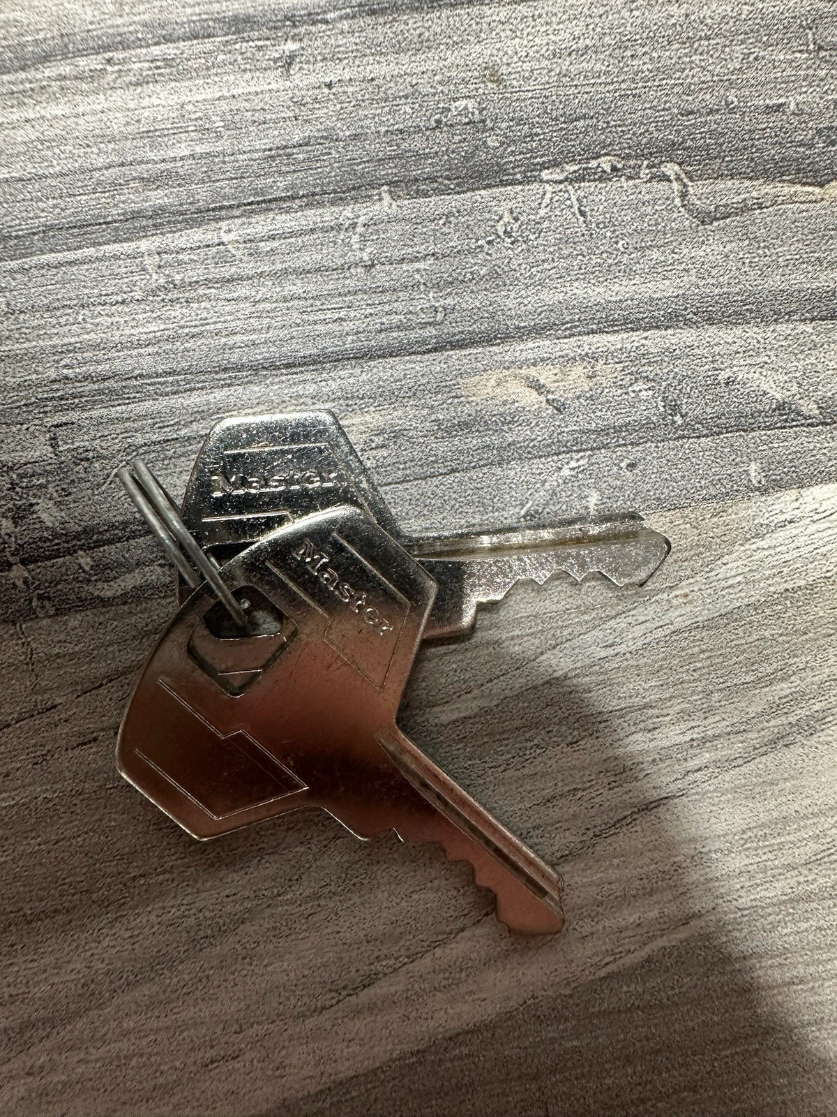 Lockable MASTER LOCK Trailer Hitch Pin With Keys