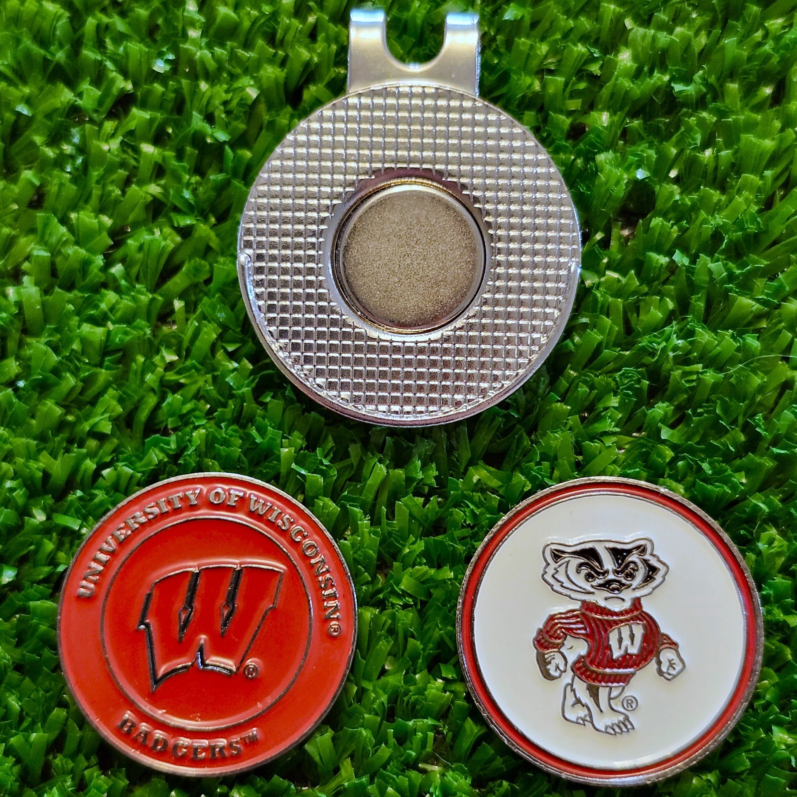 Wisconsin Badgers Golf Ball Marker with Magnetic Hat Clip New