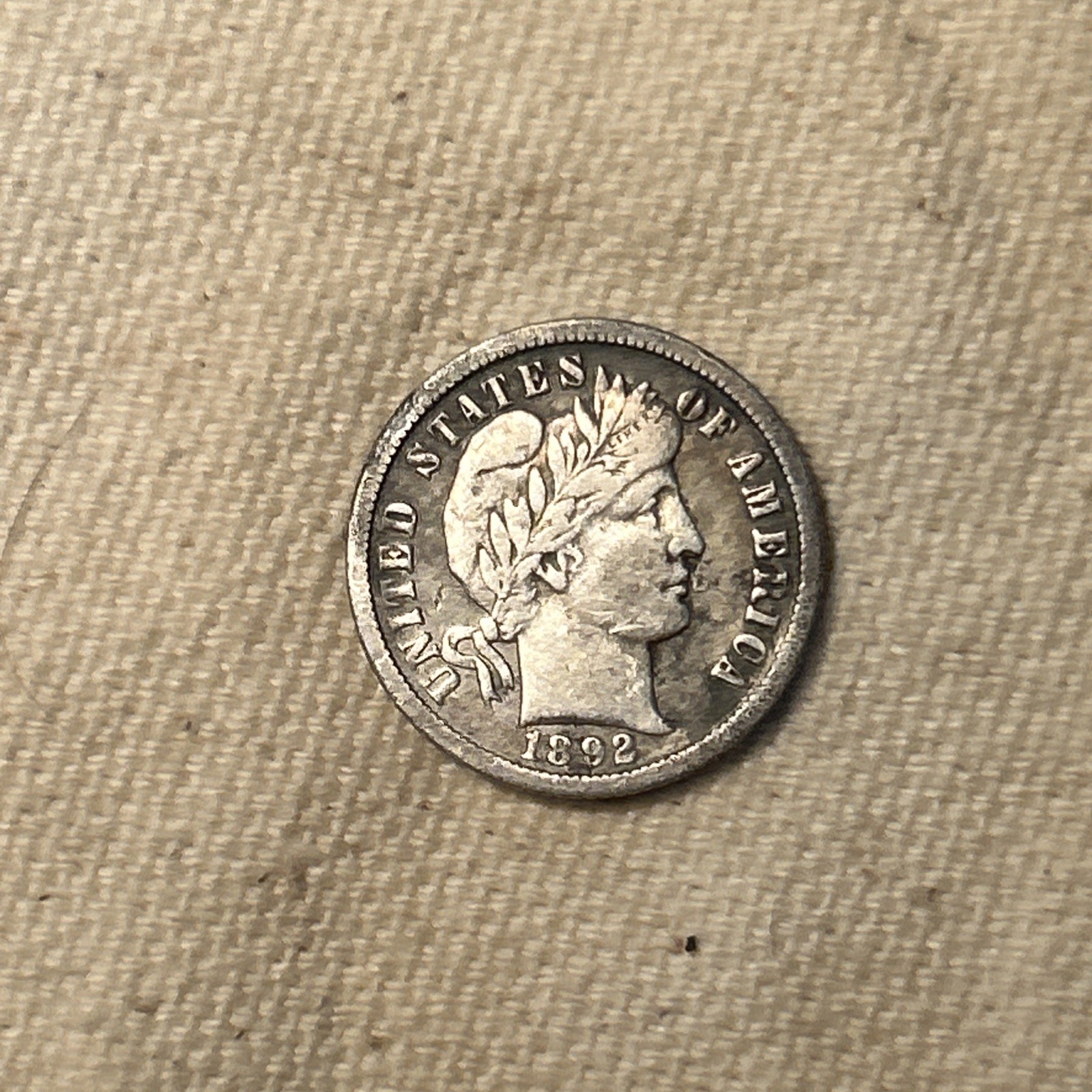 1892-O BARBER DIME - VF QA1054