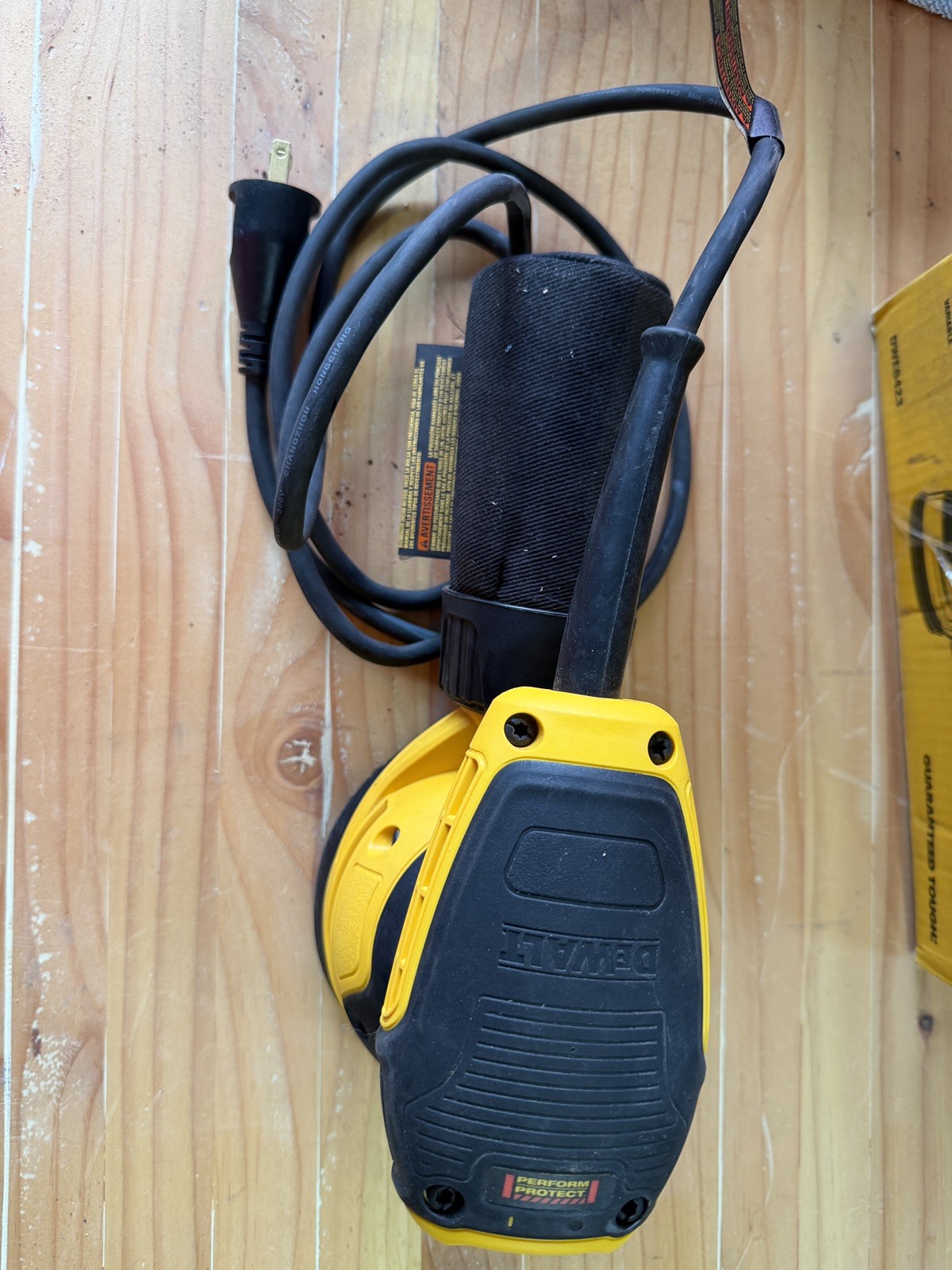 DEWALT Random Orbit Sander, Variable Speed, 5-Inch (DWE6423)