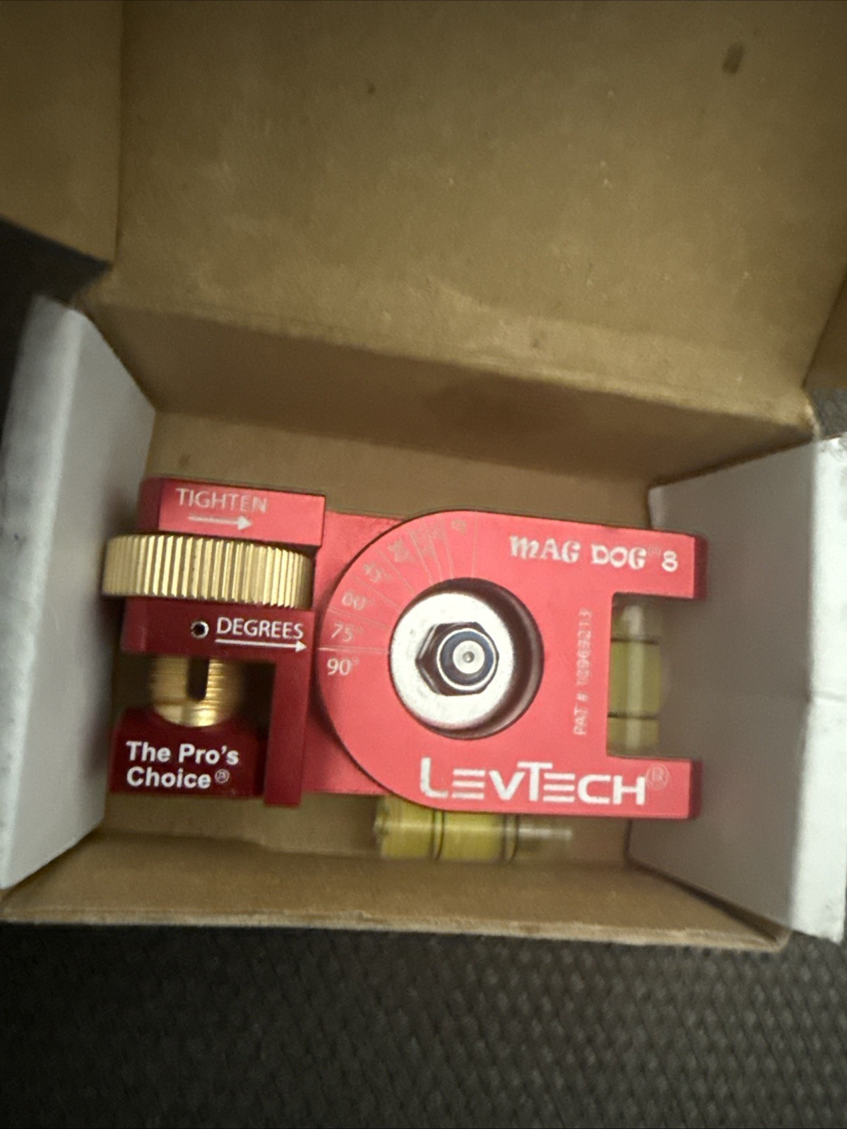 LevTech MagDog 8 Tube/Pipe/Conduit Level