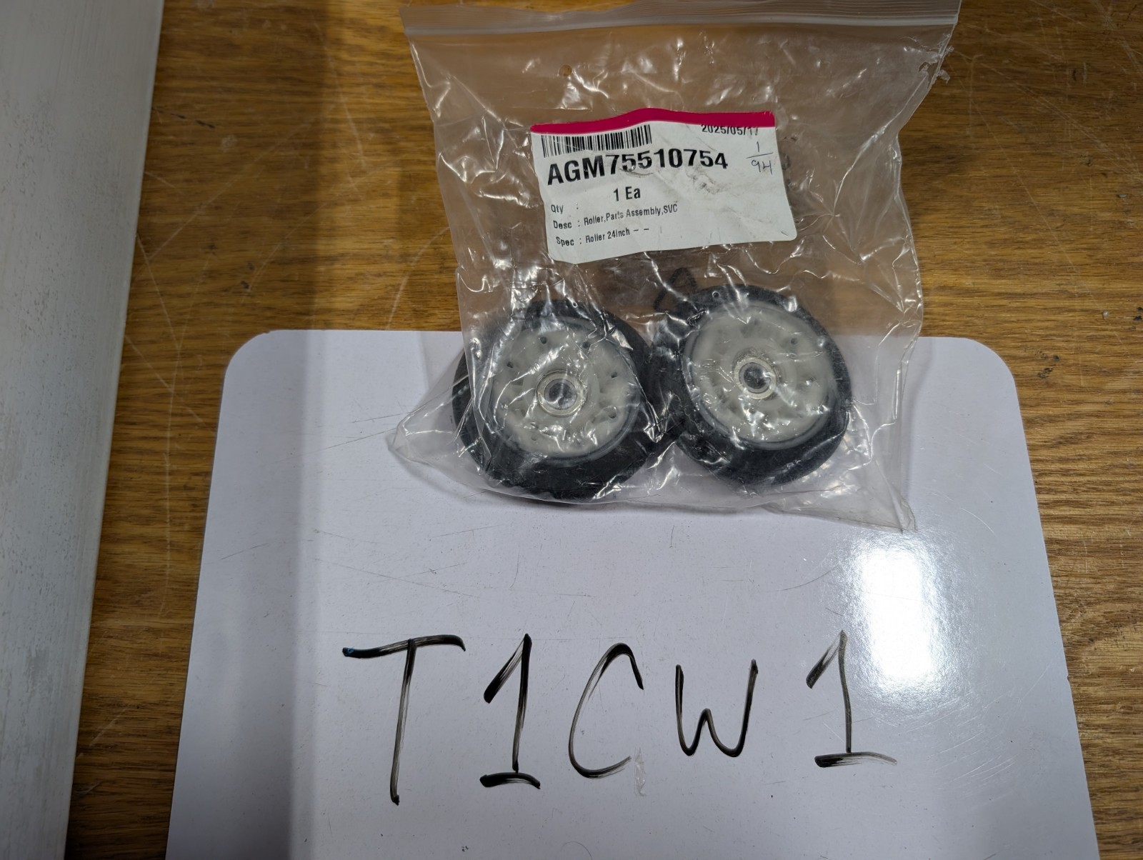 Pair / 2 New OEM AGM75510754 LG Dryer Rollers (T1CW1)