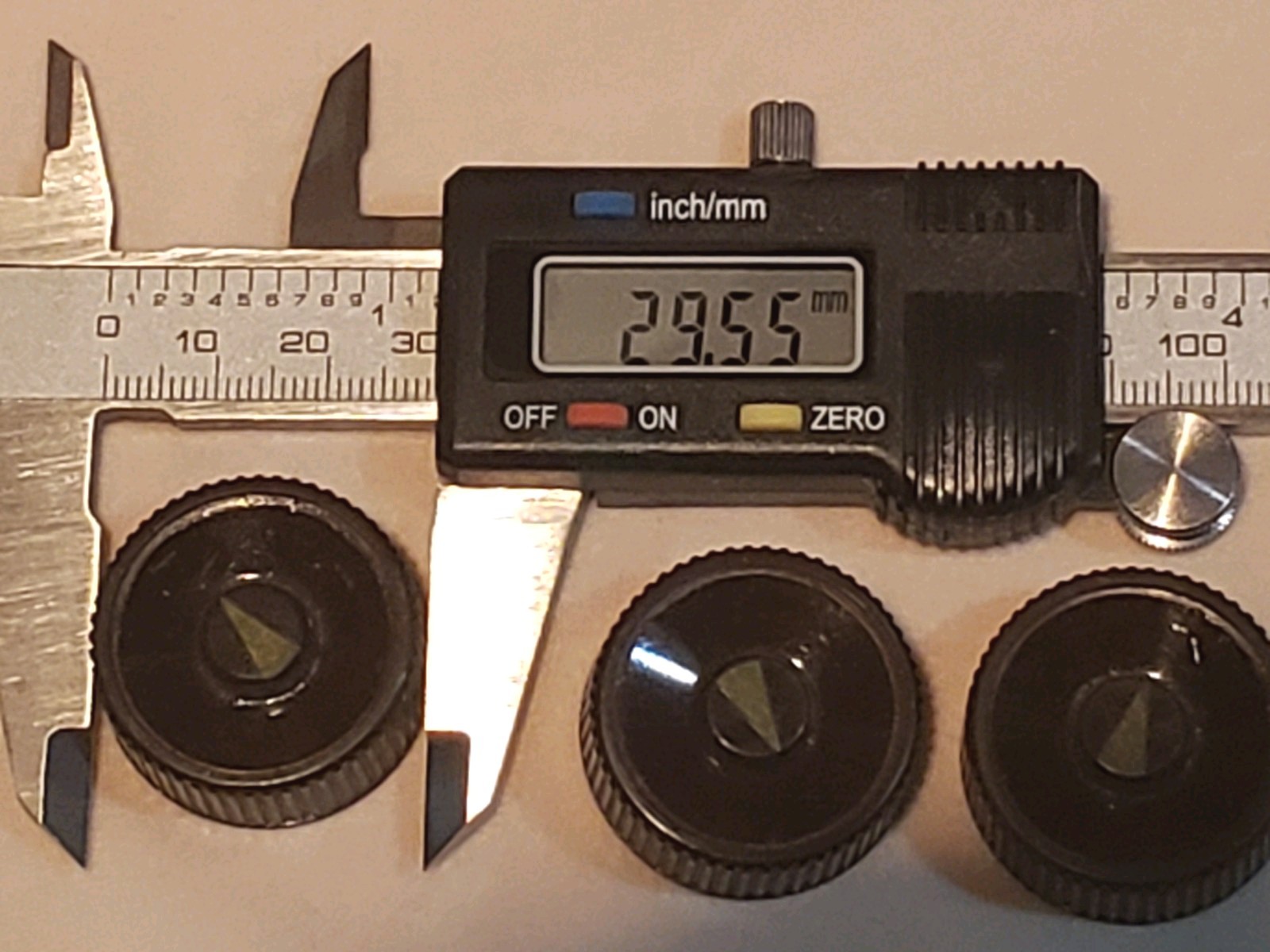 Vintage McIntosh-Style Knobs  (3 Avail)  29.5 x 22.5 mm BROWN   FREE SHIPPING
