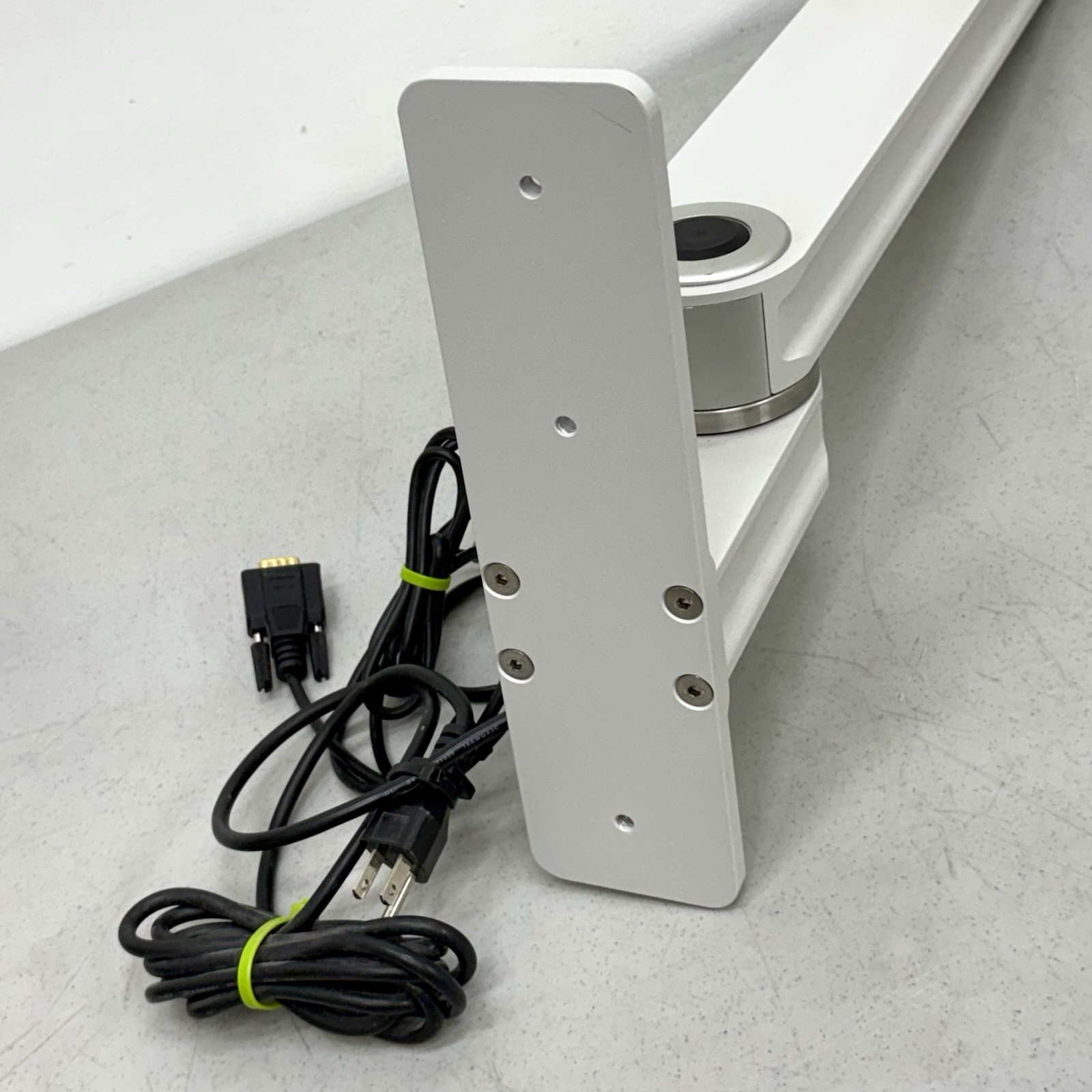 ICW Elite 5220 Double-Arm Wall Mount For LCD Displays