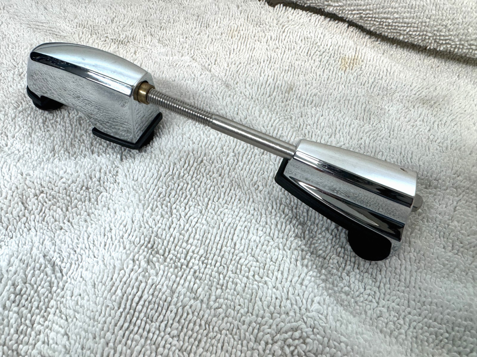Pearl Masters / Export bass drum lugs with tension rods, screws and washers.