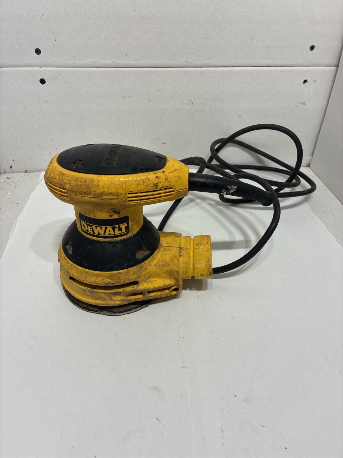 DEWALT D26450 Orbital Sander Electric Works Good No Dust Bag