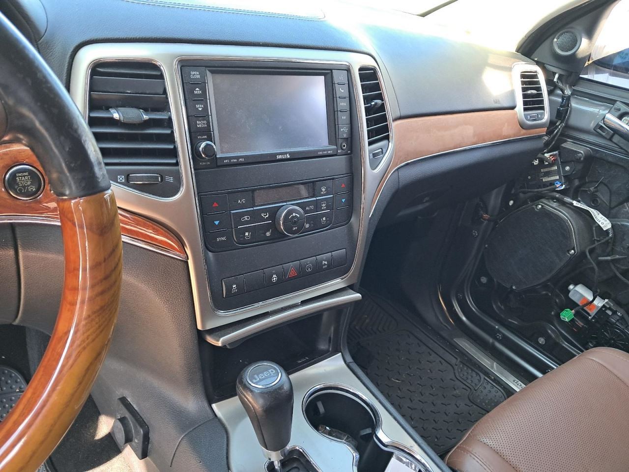 CHERGRAND 2013 Glove Box 4783765
