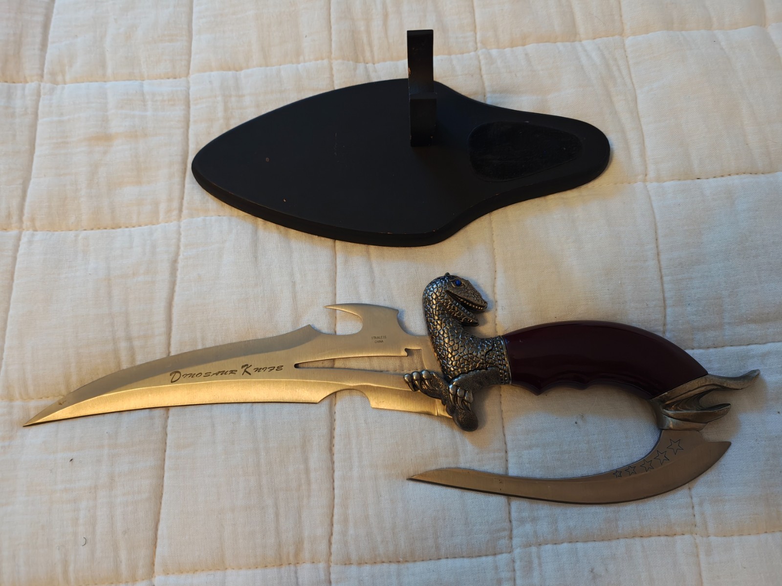 Vintage Raptor Fantasy Dagger - Dinosaur Display Knife with Stand - Stainless