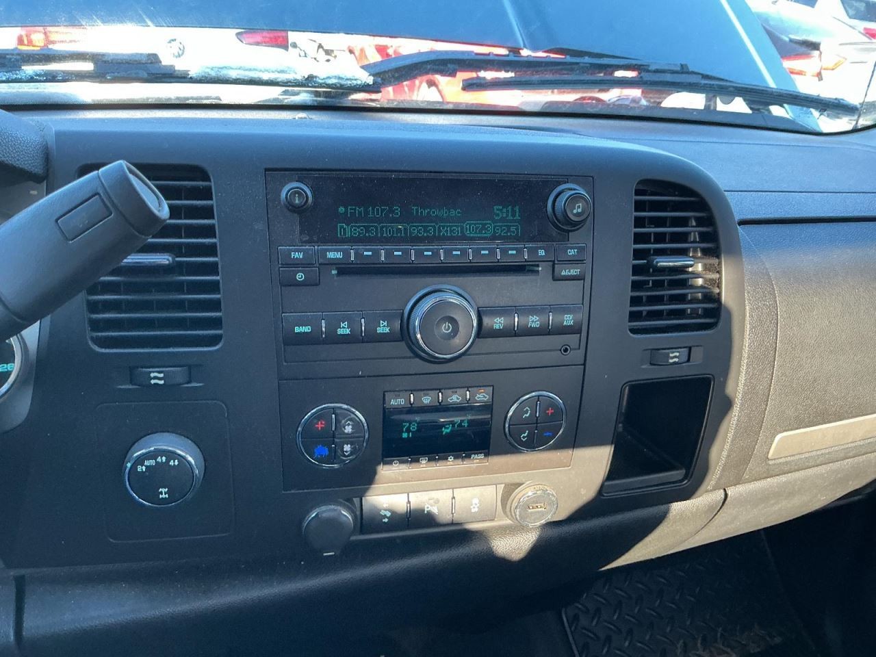 SILVRDO15 2012 Glove Box 4946221