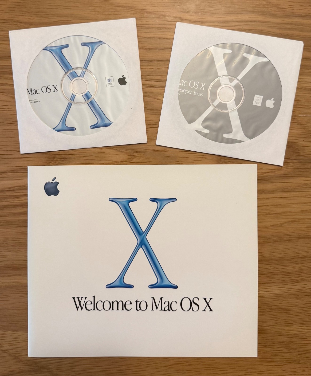 Mac OS X (10.0) CD 2000 plus Original Booklet & OS X Developer Tools