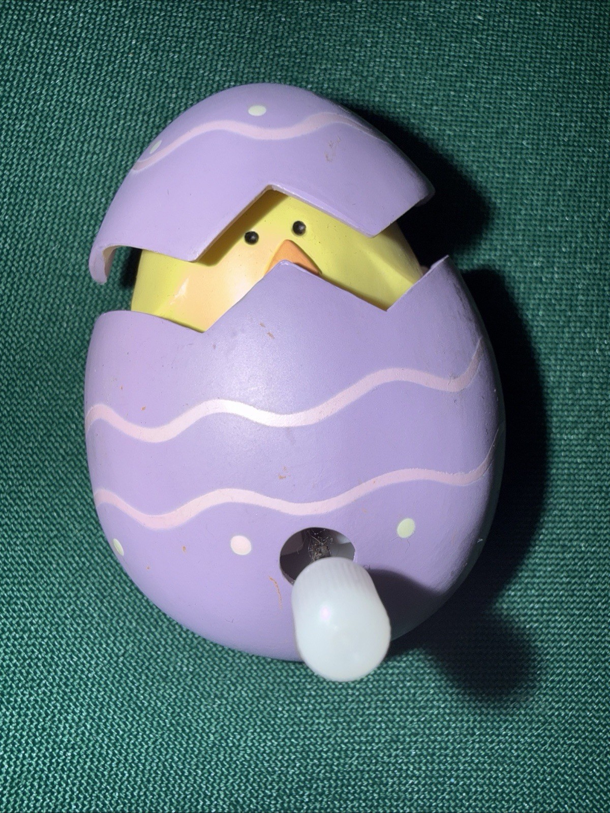 1990 Hallmark Cards DECORATED EASTER EGG AND CHICK Wind Up Moveable Brooch Pin