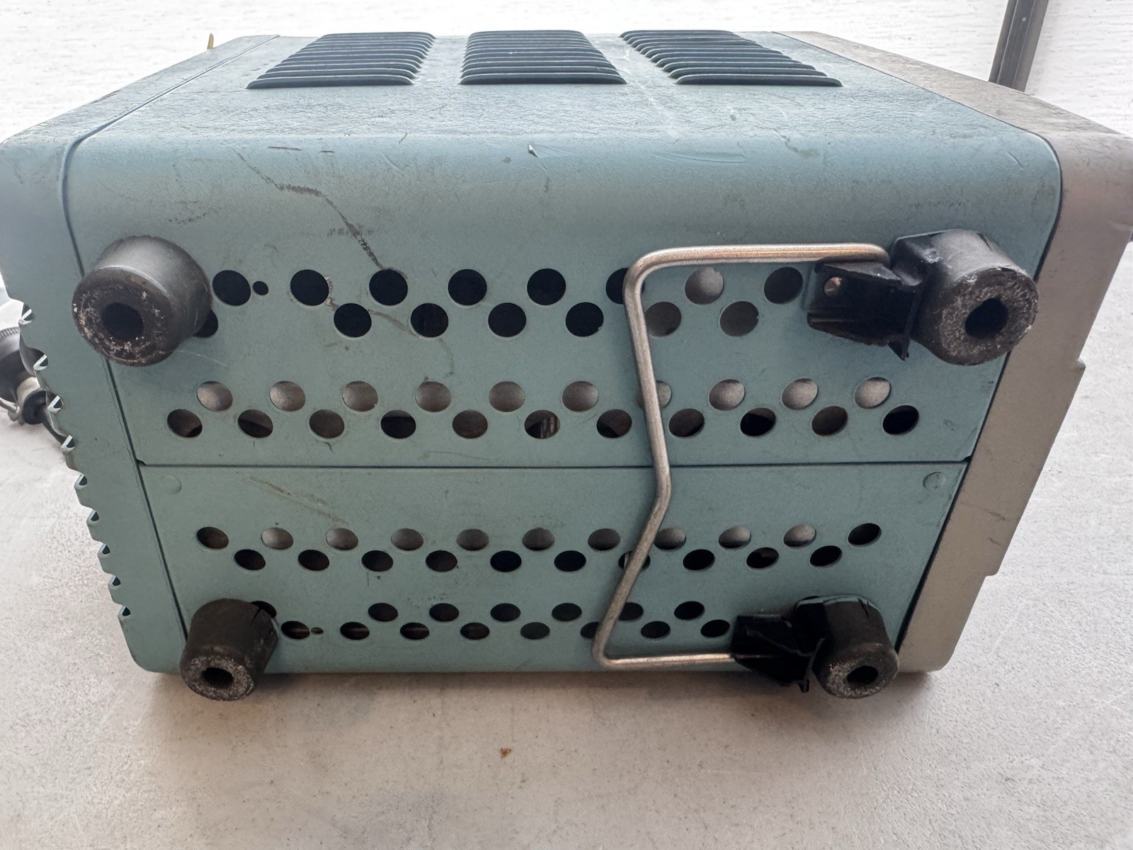 HEWLETT PACKARD HP MODEL 400D VACUUM TUBE VOLTMETER, (powers on, Untested)