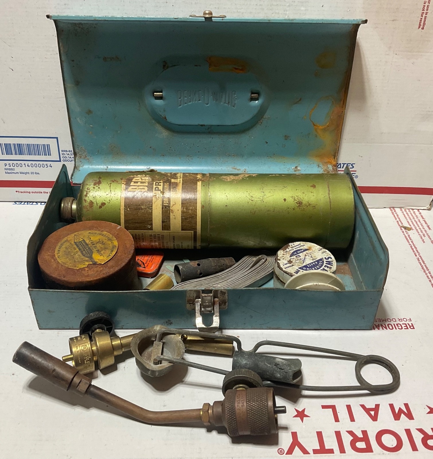 Vintage BERNZOMATIC Master Torch Propane Kit Toolbox - untested