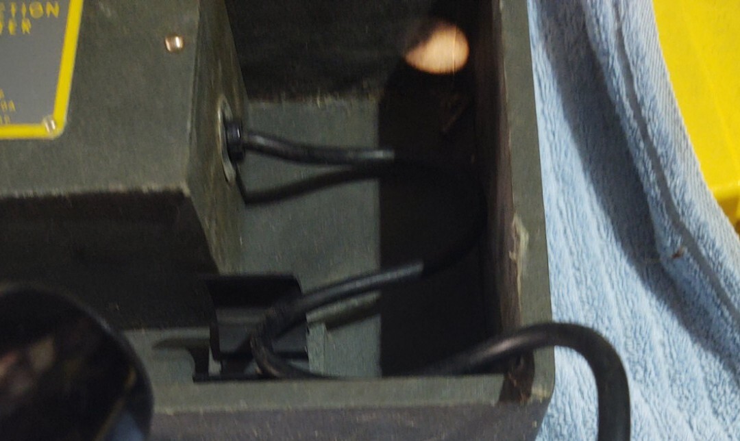 EDNALITE PROJECTION POINTER EDNALITE 120A .POWERED ON.