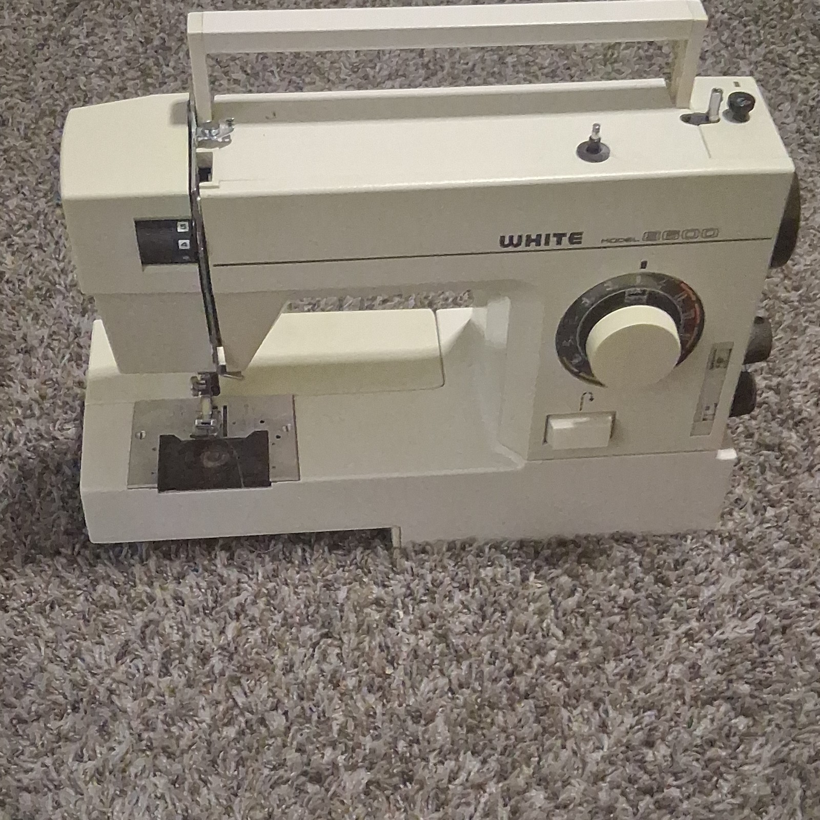 White Sewing Machine Model 8600 120V 60Hz