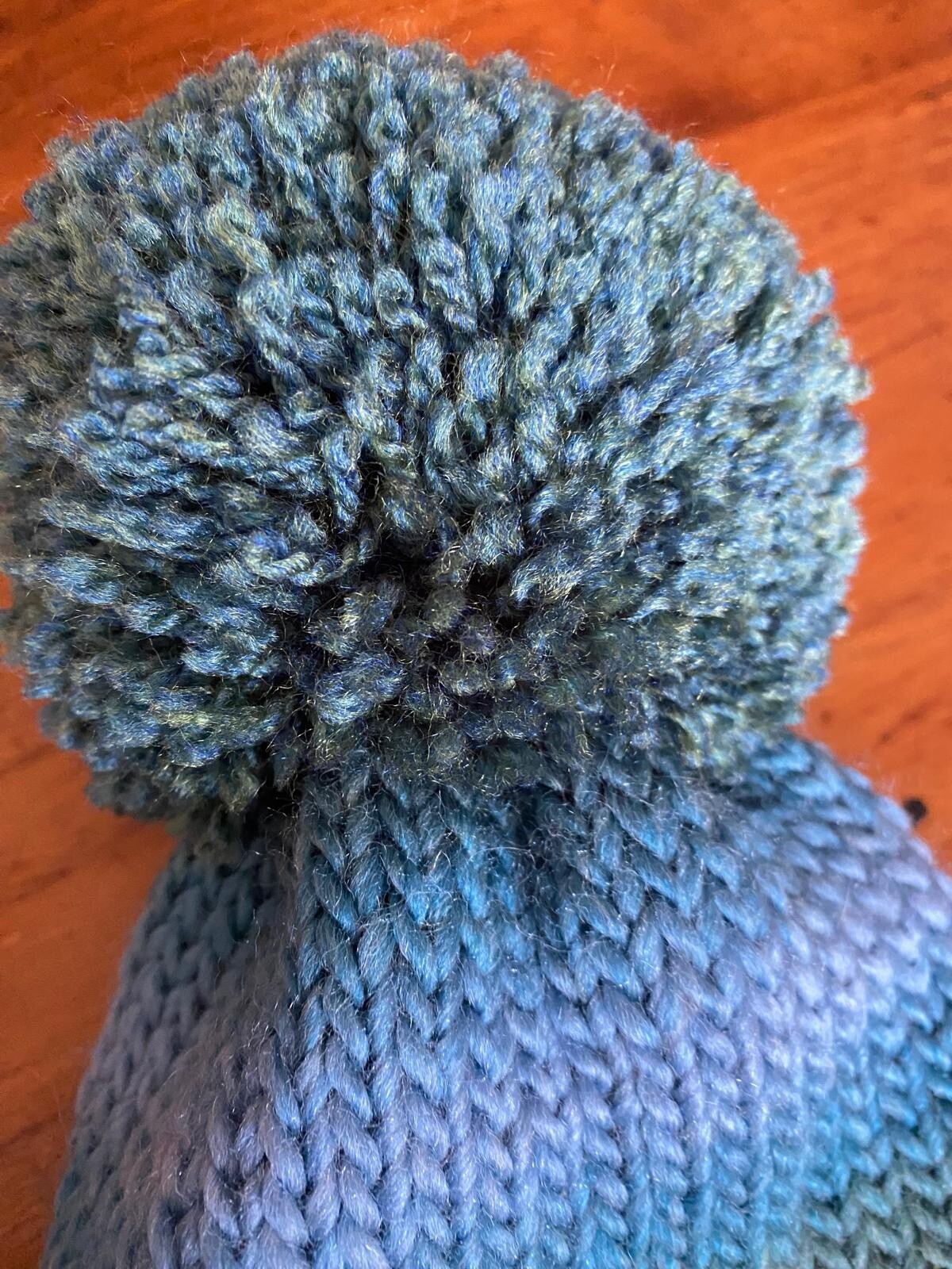 SHADES OF GREEN BLUE YELLOW STRETCH RIBBED KNIT BOBBLE HAT BEANNIE WINTER HAT