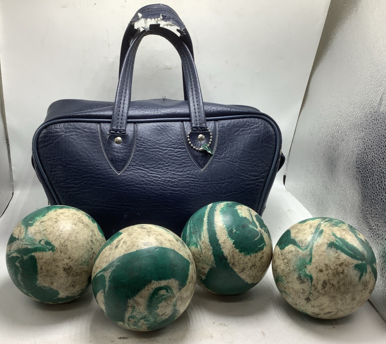 Set Of 4 Vintage Candlepin Bowling Balls With Case Green & White Swirl