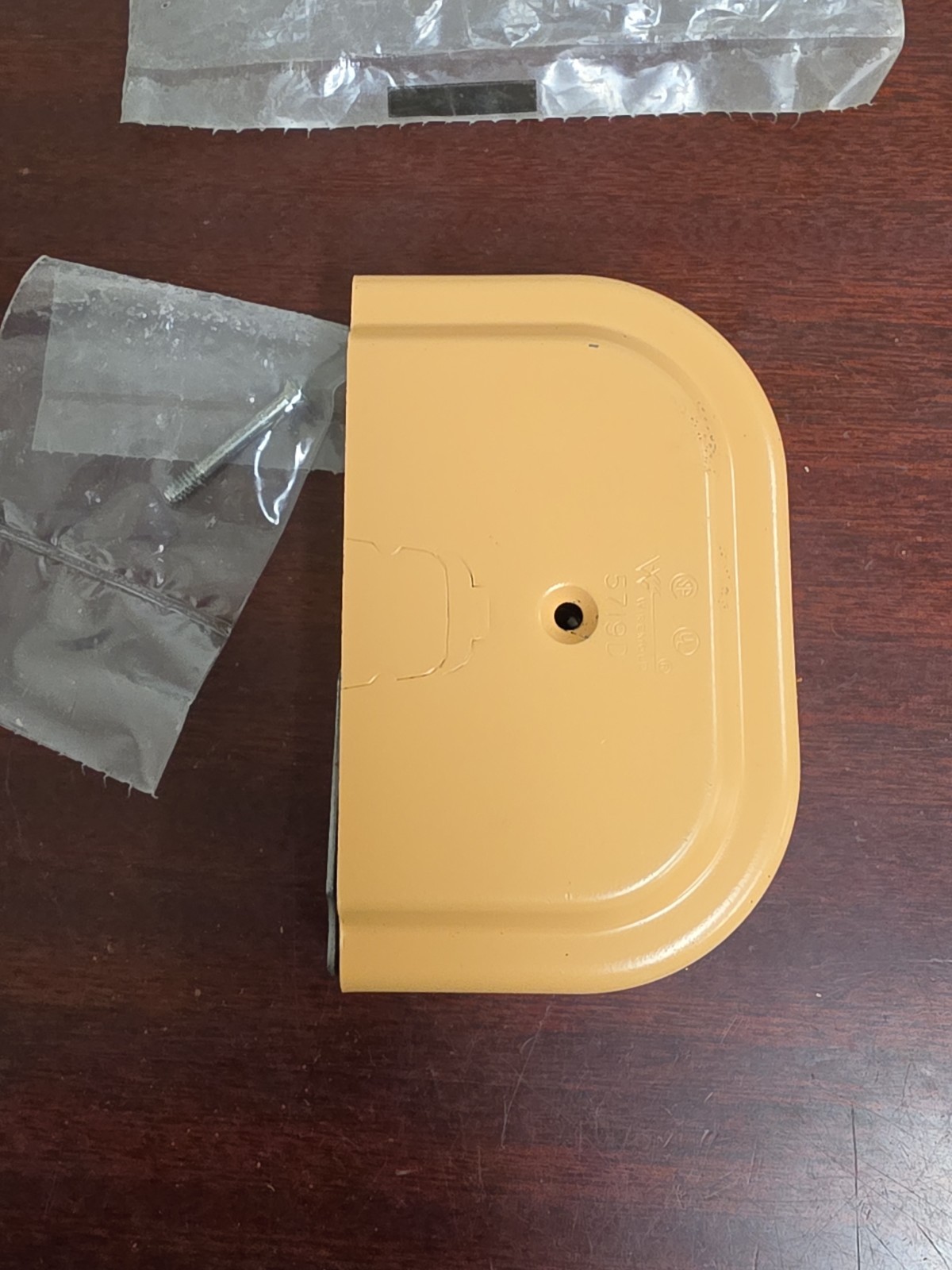 Wiremold 5719D Buff Corner Box. NOS