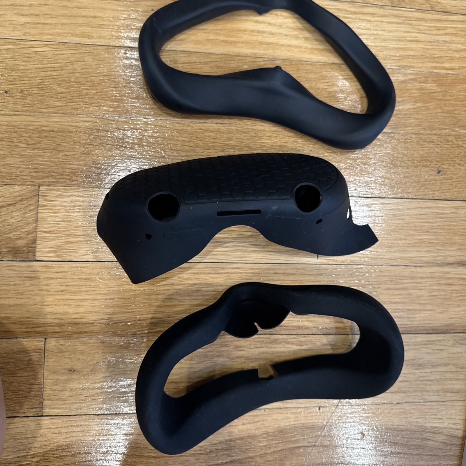 2 Meta Oculus Quest 2 VR Headset Bundle W/ Controllers, Carrying Case & Battery