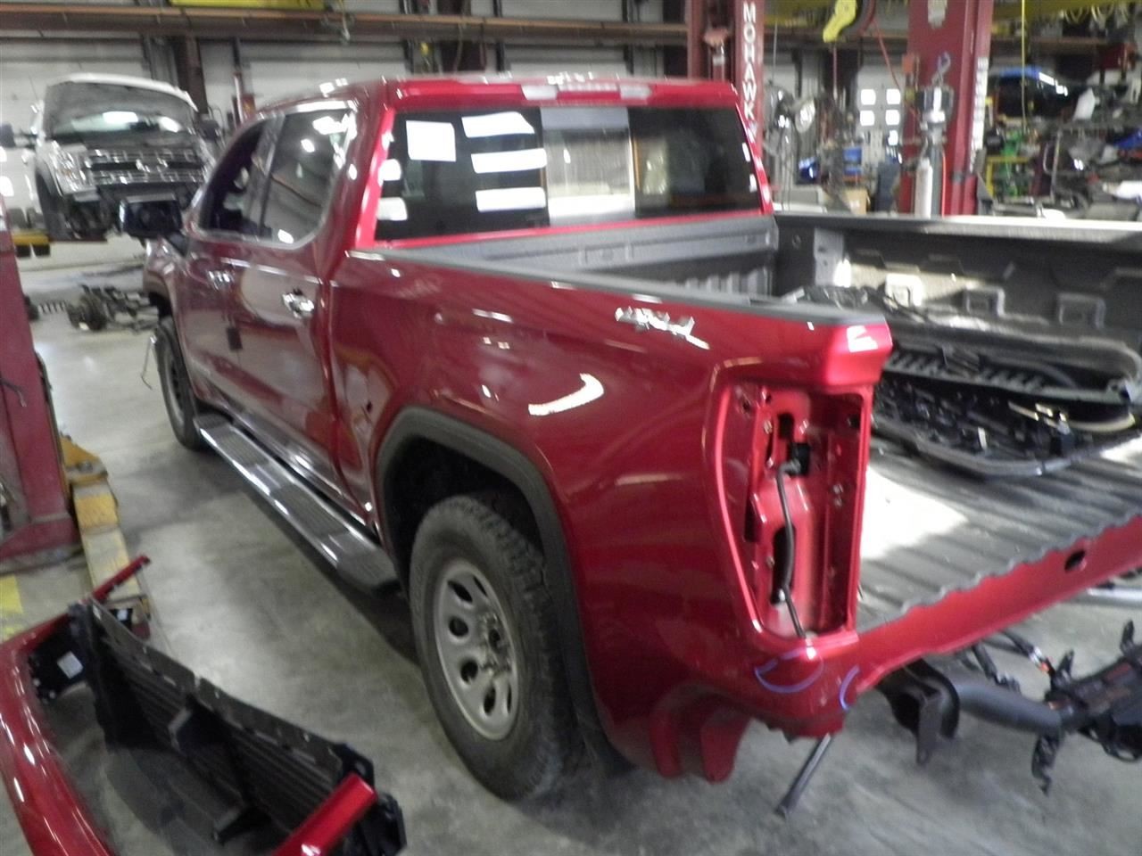 2026 Sierra 1500 SLT 5.3L Upper Air Shutter