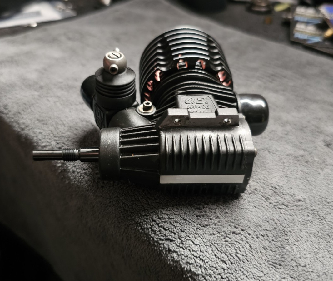 O.S. Engines R2104 Race Engine, Good Compression With Extra Glow Plugs